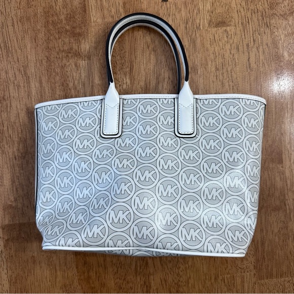 Michael Kors Jodie Small Logo Jacquard Tote - Picture 5 of 8